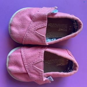 Size 4 TOMS